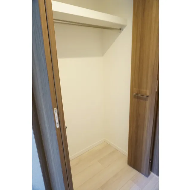Shell Shinagawa Togoshi - Interior - ["Door", "Fixture", "Wood"]