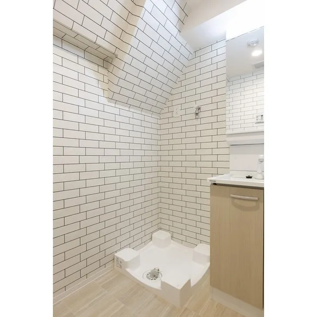Prato Miyasaka - Interior - ["Plumbing fixture", "Bathroom", "Sink"]