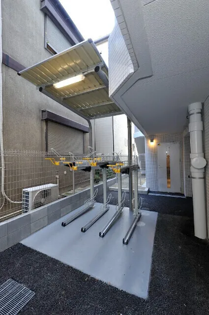 Due Kiyosumi-Shirakawa II - Other - ["Composite material", "Metal", "Ceiling"]