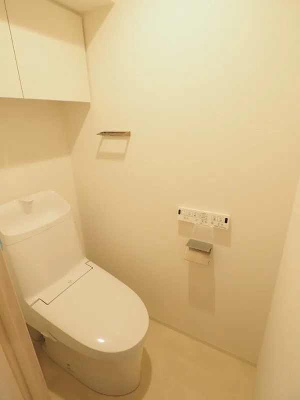 Prince Due Kamiya - Interior - ["Flooring", "Floor", "Toilet seat"]