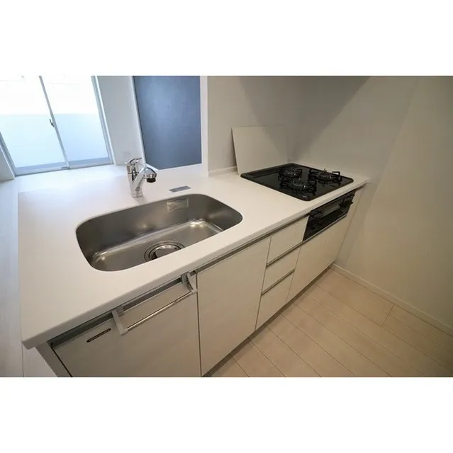 Comforia Fudomae - Interior - ["Sink", "Property", "Countertop"]