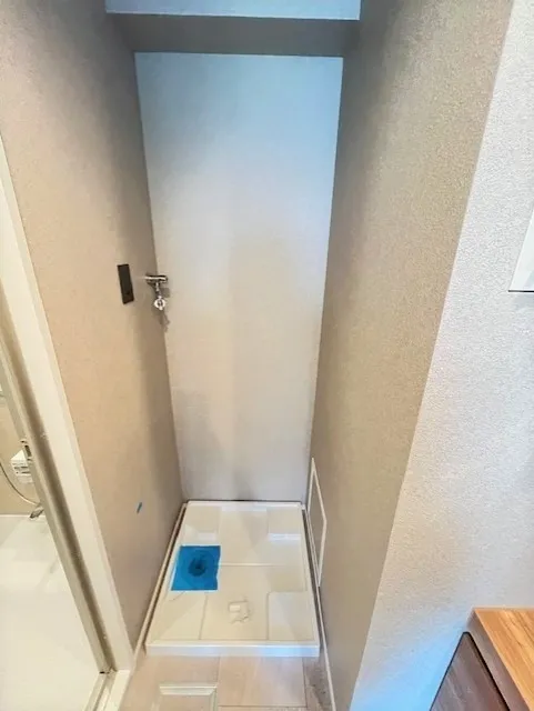 RESIDIA Tower Kami-Ikebukuro (Park Building) - Interior - ["Wood", "Flooring", "Floor"]