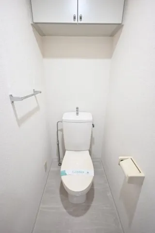 Hishin Palace Stage Nishiikebukuro - Interior - ["Toilet seat", "Toilet", "Plumbing fixture"]