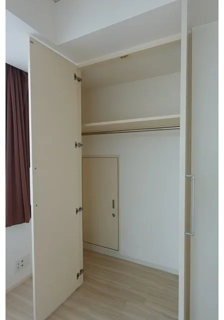 Frontier Residence The Tower Shinagawa - Interior - ["Wood", "Flooring", "Floor"]