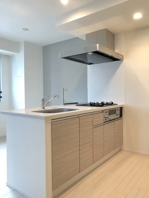 IVY WEST - Interior - ["Cabinetry", "Countertop", "Property"]