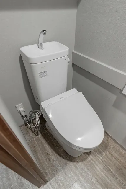 Cosmogracia Shinjuku Nishi-Waseda - Interior - ["Toilet seat", "Plumbing fixture", "Toilet"]