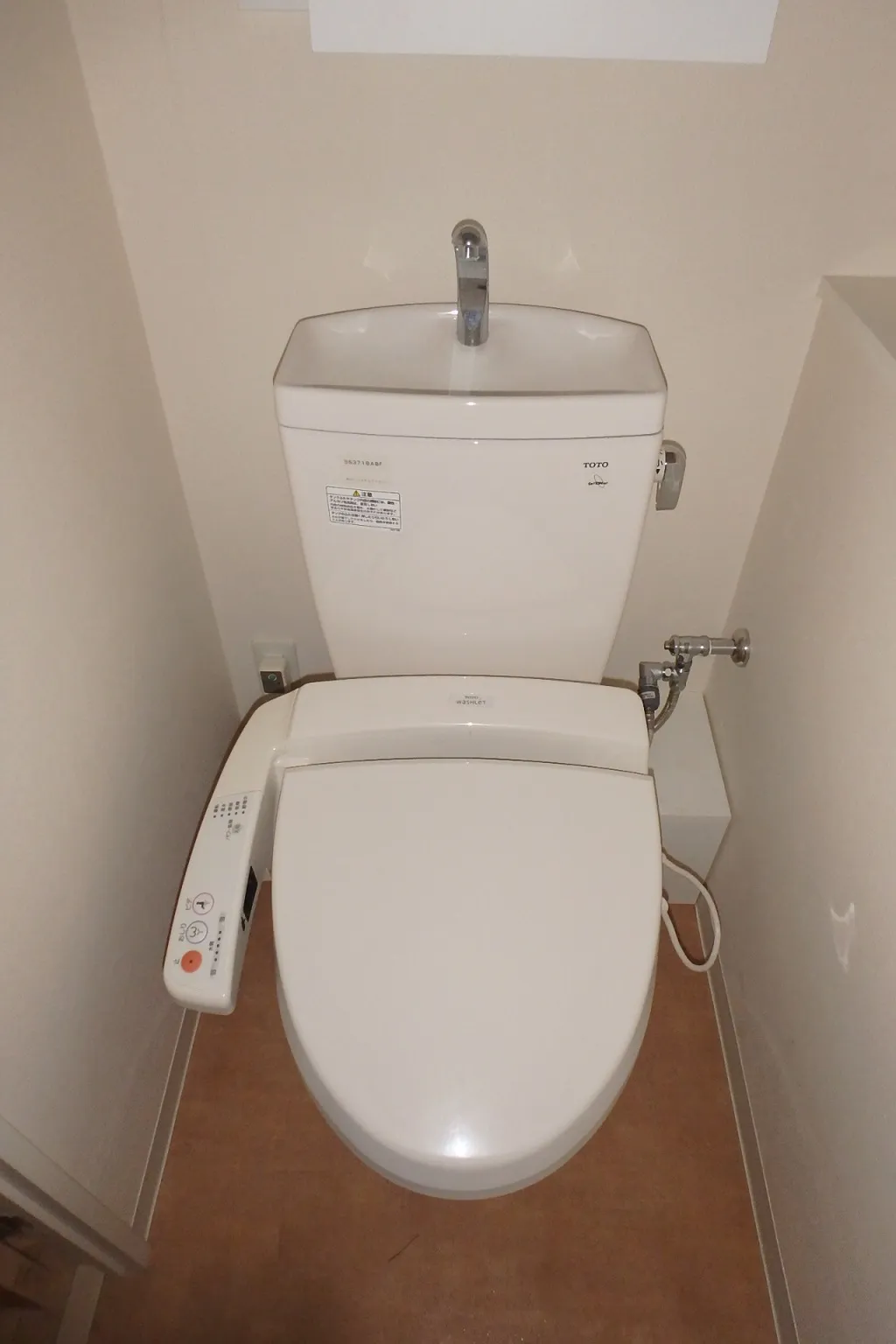 Esty Maison Kinshicho II - Interior - ["Brown", "Toilet seat", "Toilet"]