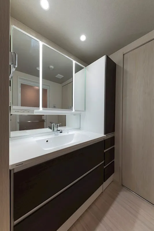 Residia Kamimeguro - Interior - ["Wood", "Flooring", "Interior design"]
