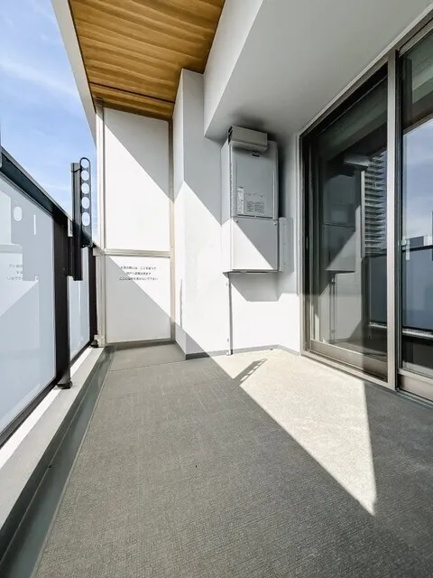 Royal Parks Ariake - Interior - ["Floor", "Architecture", "Flooring"]