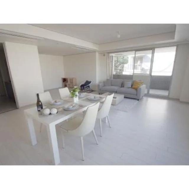 Ooyama Park Hills - Interior - ["Table", "Furniture", "Couch"]