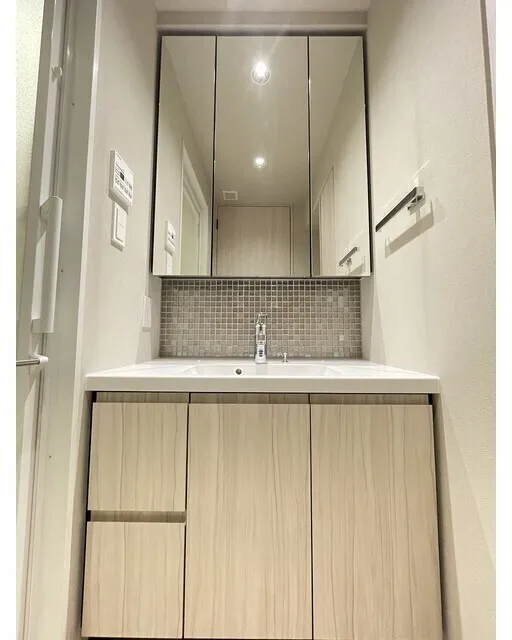 Season Flats Omorinishi - Interior - ["Flooring", "Floor", "Interior design"]