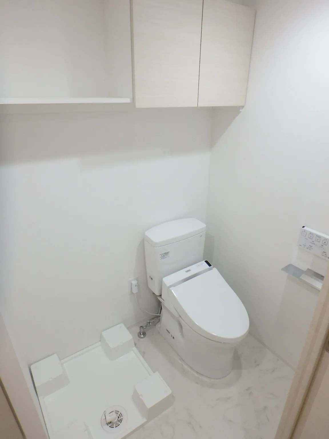 Orchid Residence Ueno - Interior - ["Flooring", "Plumbing fixture", "Floor"]
