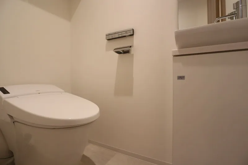 Ipse Yoyogi Uehara Hills - Interior - ["Toilet seat", "Plumbing fixture", "Toilet"]