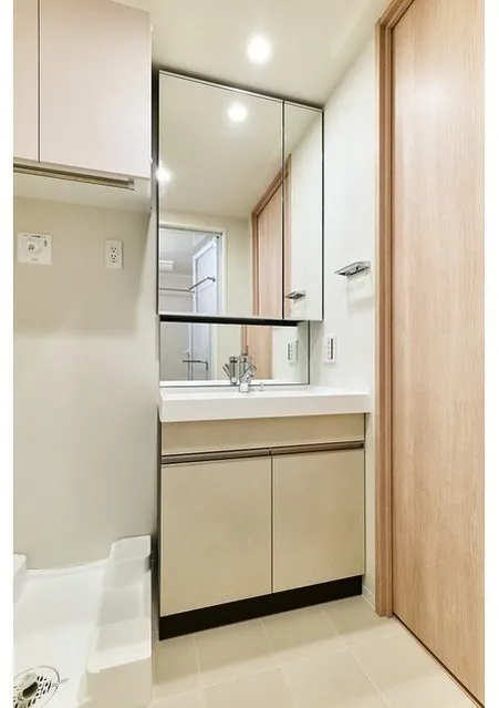 Lefon Progres Akabane Marks - Interior - ["Flooring", "Interior design", "Floor"]