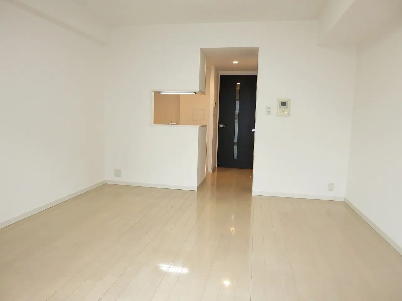Residence Ryogoku Ekimae - Interior - ["Flooring", "Floor", "Ceiling"]