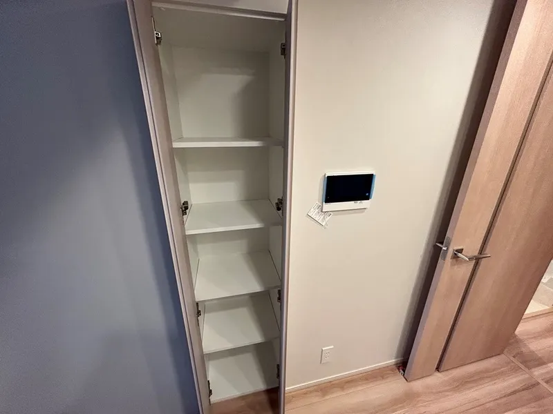 Lefon Progres Shimura Sakaue - Interior - ["Wood", "Shelving", "Wood stain"]