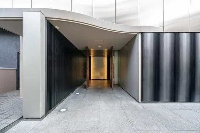 BluRock Kagurazaka - Exterior - ["Silver", "Steel", "Aluminium"]