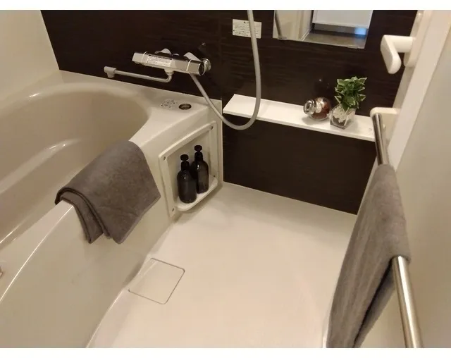 La Douceur Sugamo East - Interior - ["Plumbing fixture", "Bathroom", "Flooring"]