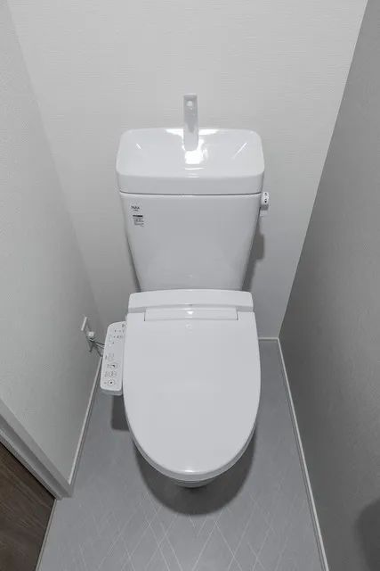 Clarity Magome - Interior - ["Toilet seat", "Toilet", "Plumbing fixture"]
