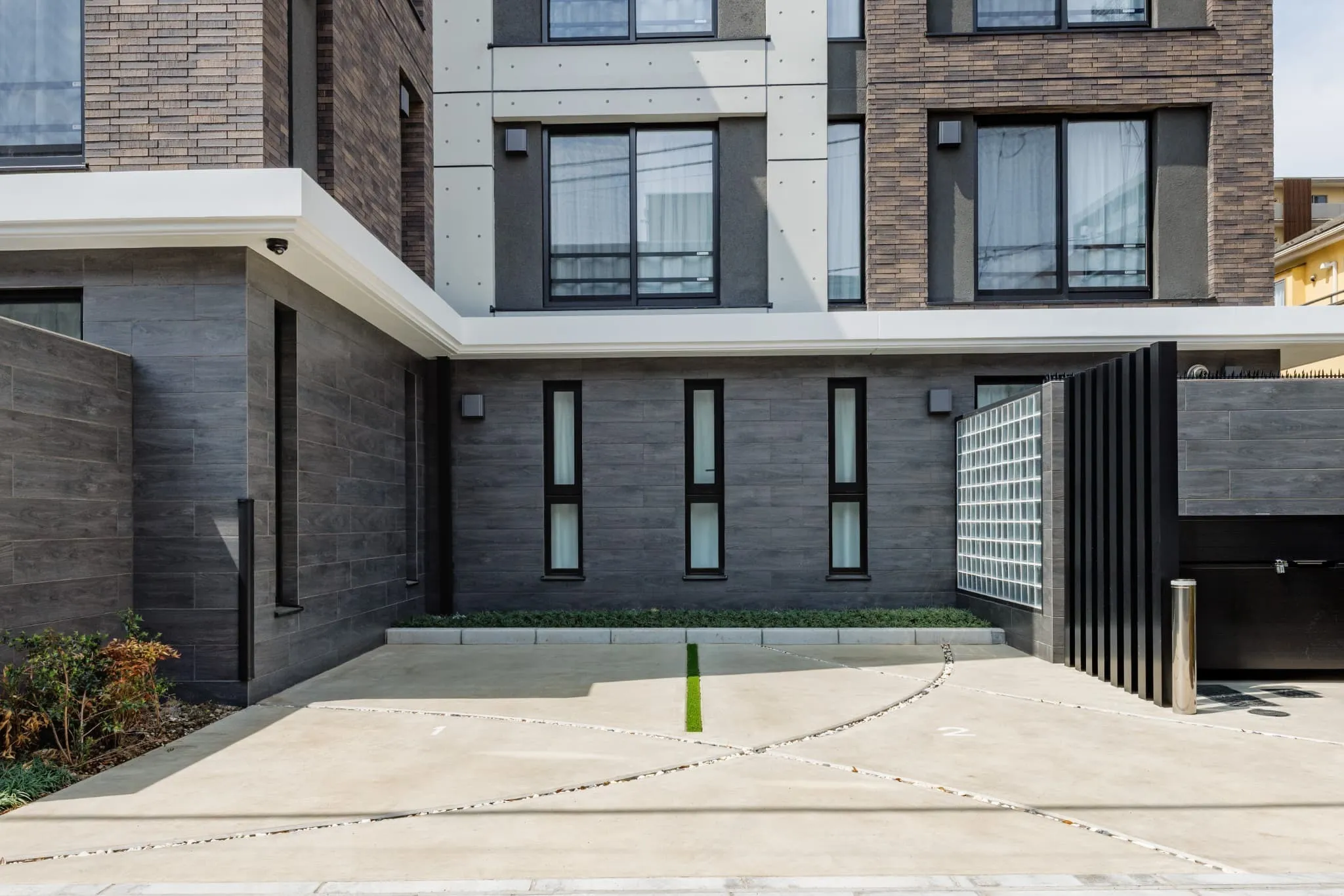 Hmlet Sakurajosui - Exterior - ["Architecture", "Composite material", "Apartment"]