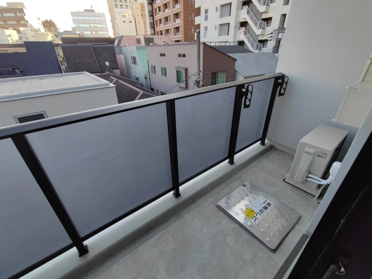 Cross Residence Takadanobaba - Interior - ["Window", "Building", "Floor"]