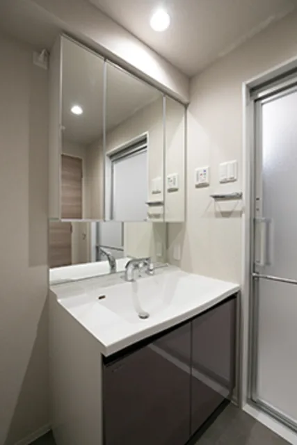 Brick Court Kanda Nishikicho - Interior - ["Interior design", "Flooring", "Bathroom cabinet"]