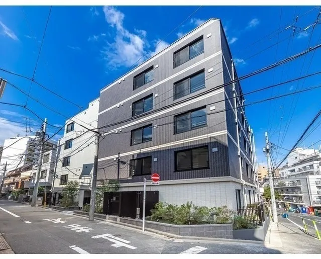 Well Square Komagome - Exterior - ["Apartment", "Overhead power line"]
