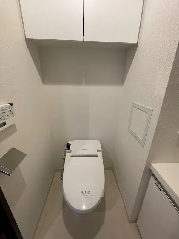 Shinagawa East - Interior - ["Plumbing fixture", "Interior design", "Flooring"]