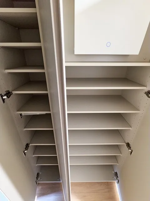 Baus Flats Kuramae - Interior - ["Wood", "Shelving", "Shelf"]