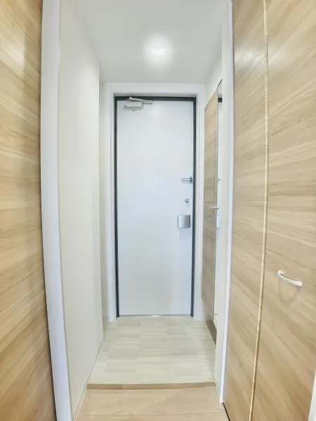 KOMFORTA Shin-Nakano - Interior - ["Building", "Fixture", "Door"]