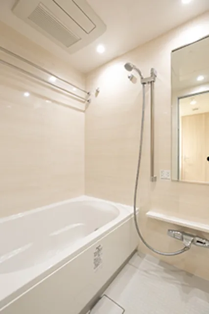 IS Ginza Residence - Interior - ["Bathtub", "Shower head", "Plumbing fixture"]