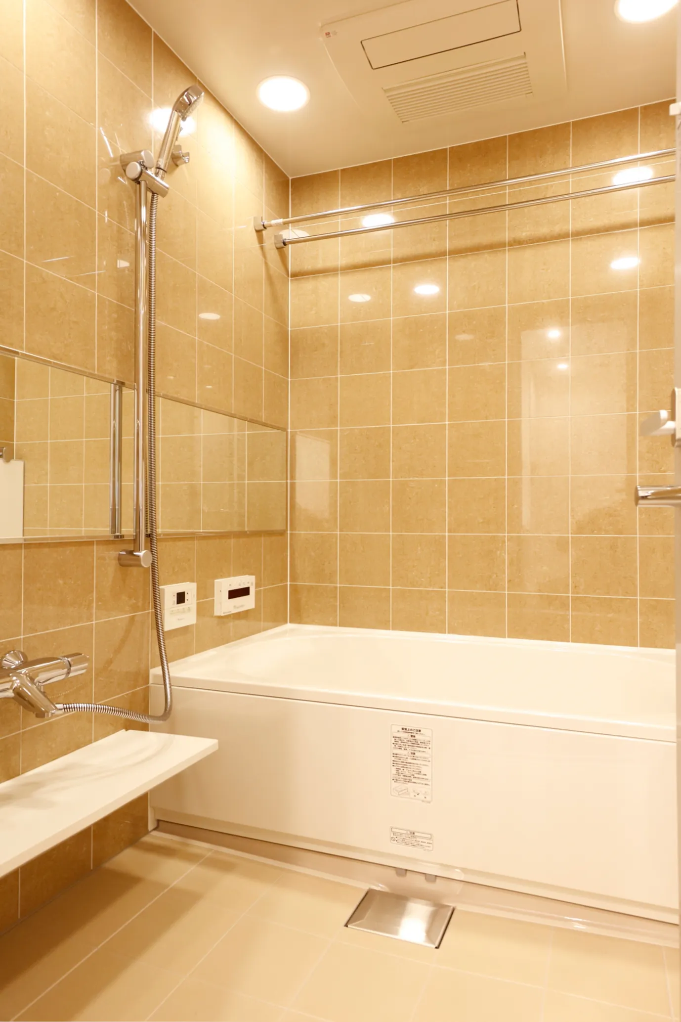 La Tour Shinjuku Garden - Interior - ["Plumbing fixture", "Shower head", "Bathroom"]