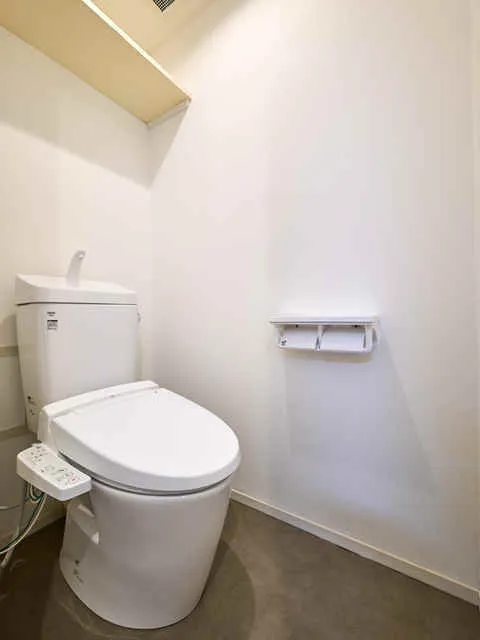 Comforia Takenotsuka East - Interior - ["Toilet seat", "Toilet", "Plumbing fixture"]