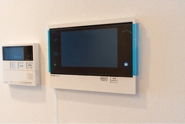 Comforia Takenotsuka East - Interior - ["Electronic device", "Electronics", "Display device"]