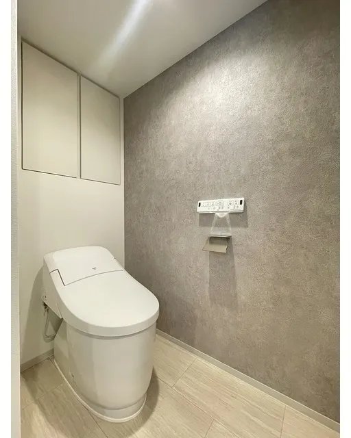 Stylio Kamata West - Interior - ["Toilet seat", "Flooring", "Toilet"]