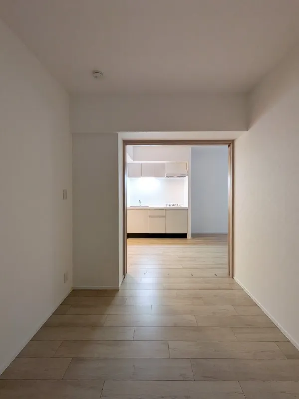 HJ Crown I - Interior - ["Flooring", "Floor", "Wood"]
