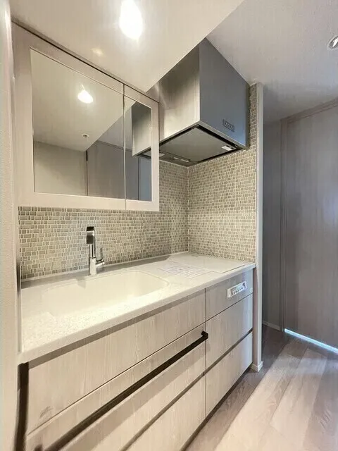 Season Flats Omorinishi - Interior - ["Flooring", "Interior design", "Countertop"]