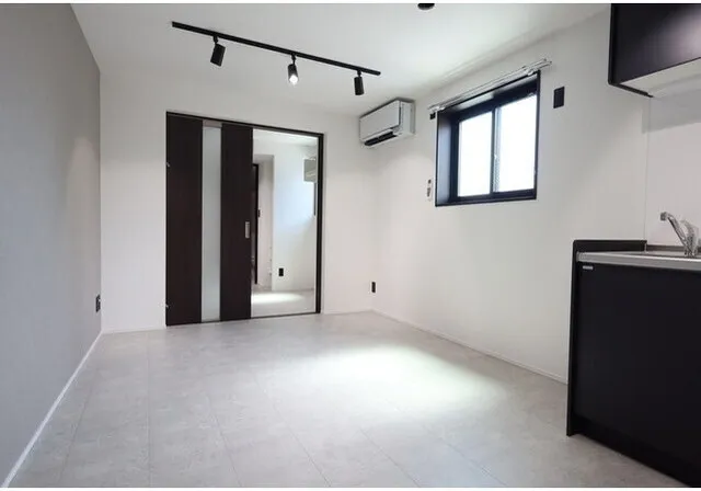 Crescer Nishikoyama - Interior - ["Flooring", "Floor", "Ceiling"]
