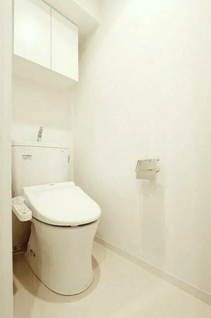 Airi Move Kinshicho - Interior - ["Toilet seat", "Flooring", "Floor"]
