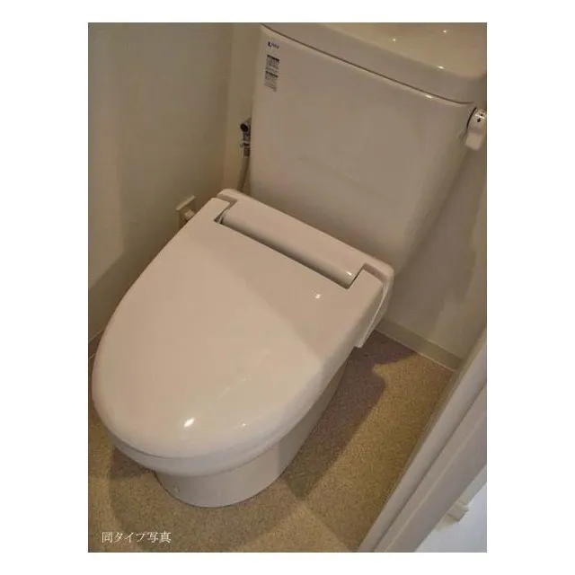 Comforia HIgashi-IKebukuro  - Interior - ["Toilet", "Toilet seat", "Plumbing fixture"]