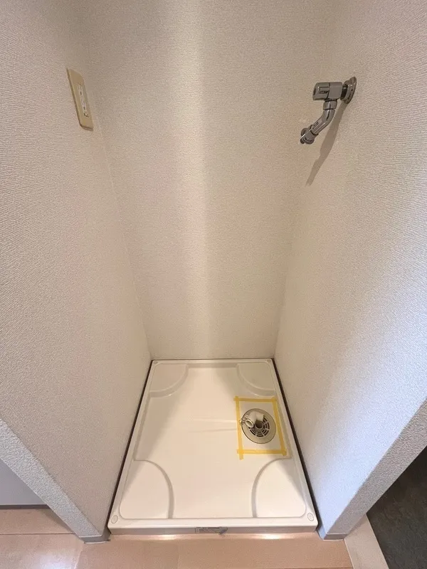 Ecology Toyocho Pro Century - Interior - ["Flooring", "Floor", "Tile"]
