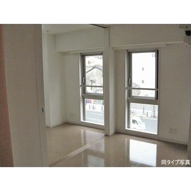 Comforia Mita North - Interior - ["Floor", "Property", "Flooring"]