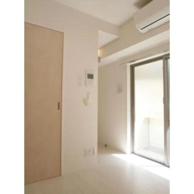 Urbanex Omori - Interior - ["Building", "Fixture", "Wood"]