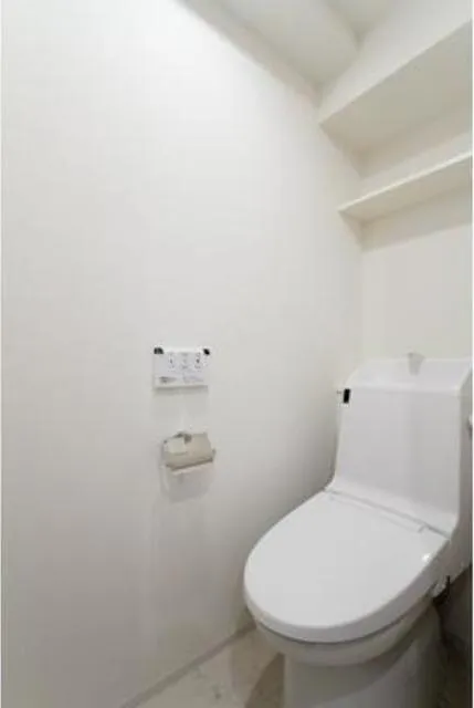 Revista Shirokane-Takanawa - Interior - ["Property", "Toilet seat", "Bathroom"]