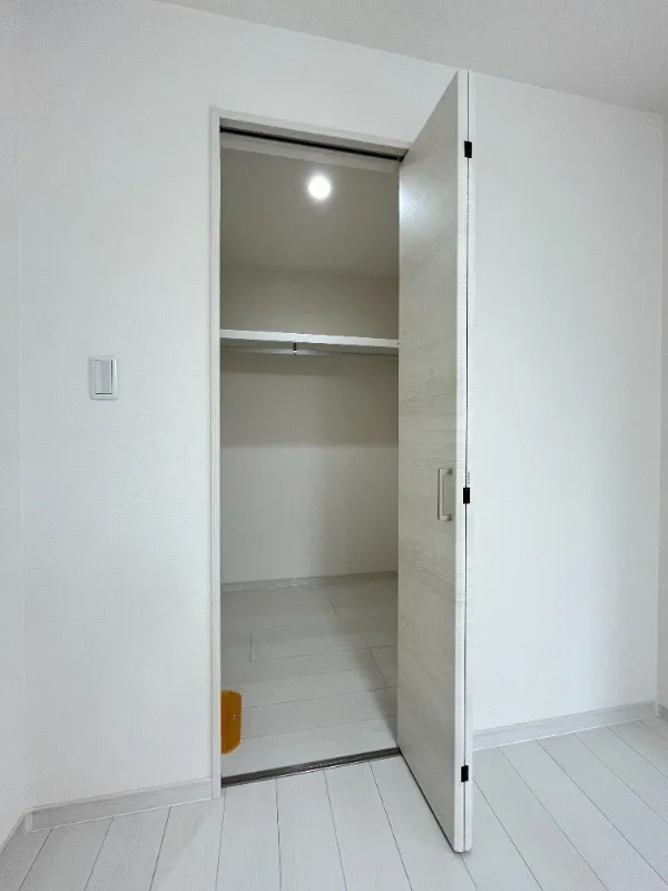 Mare Nishi-Sugamo - Interior - ["Wall", "Wood", "Flooring"]