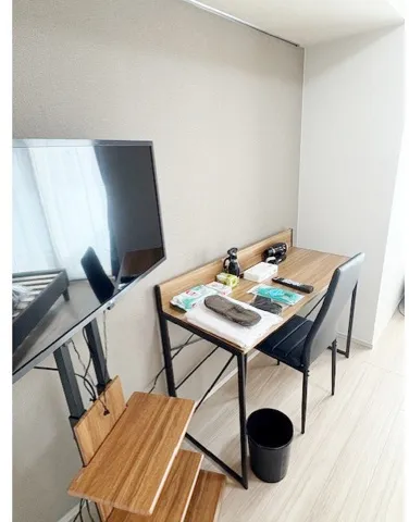 Makes Design Shiba Park - Interior - ["Furniture", "Wood", "Electronic device"]