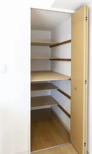 Shinonome Canal Court CODAN Building 18 - Interior - ["Shelf", "Furniture", "Shelving"]