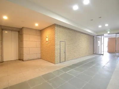 Milroom Minami Aoyama - Exterior - ["Property", "Building", "Ceiling"]