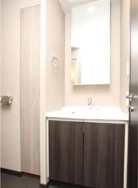 Belle Face Shibaura Tower - Interior - ["Mirror", "Sink", "Tap"]