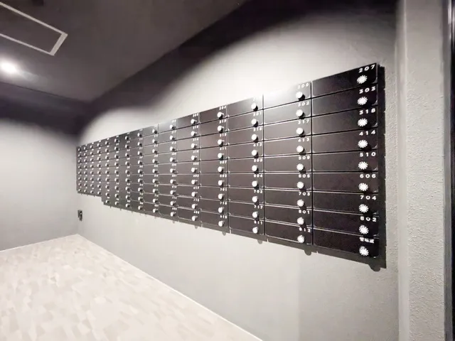 RJR Precia Kamata - Exterior - ["Locker", "Design"]